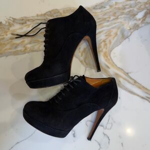 Gucci Black Suede Lace-Up Bootie Heels – Size 36.5